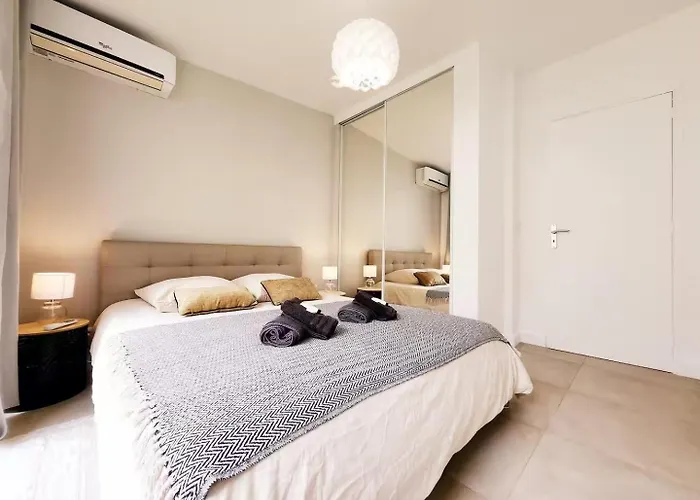 Appartement Le Thuret Fleuri - T3 Avec Terrasse Antibes