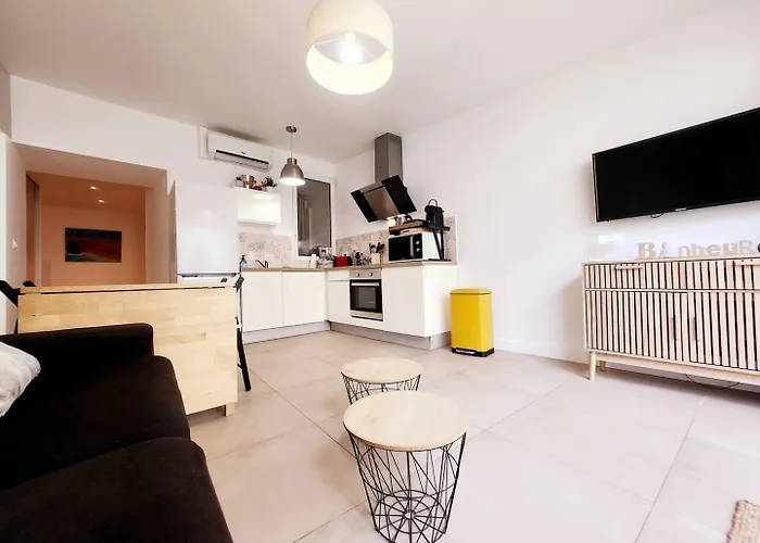 Appartement Le Thuret Fleuri - T3 Avec Terrasse *