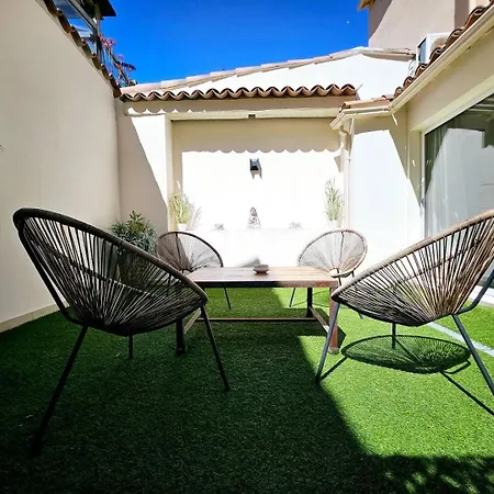 Le Thuret Fleuri - T3 Avec Terrasse Διαμέρισμα