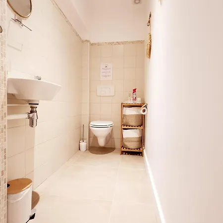 Le Thuret Fleuri - T3 Avec Terrasse Αντίμπ