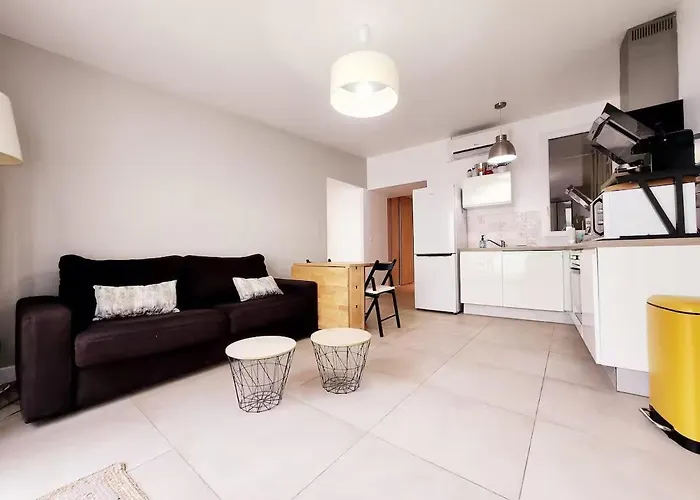 Daire Le Thuret Fleuri - T3 Avec Terrasse